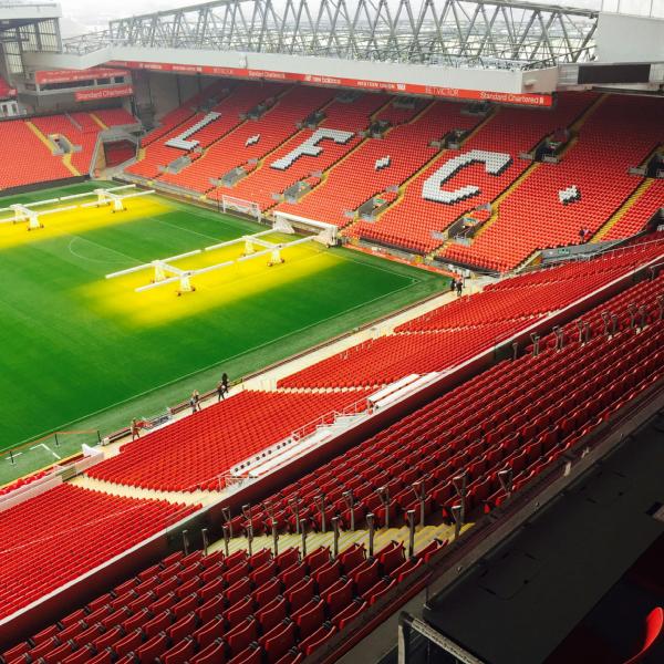 Läktarna på Anfield inför avspark